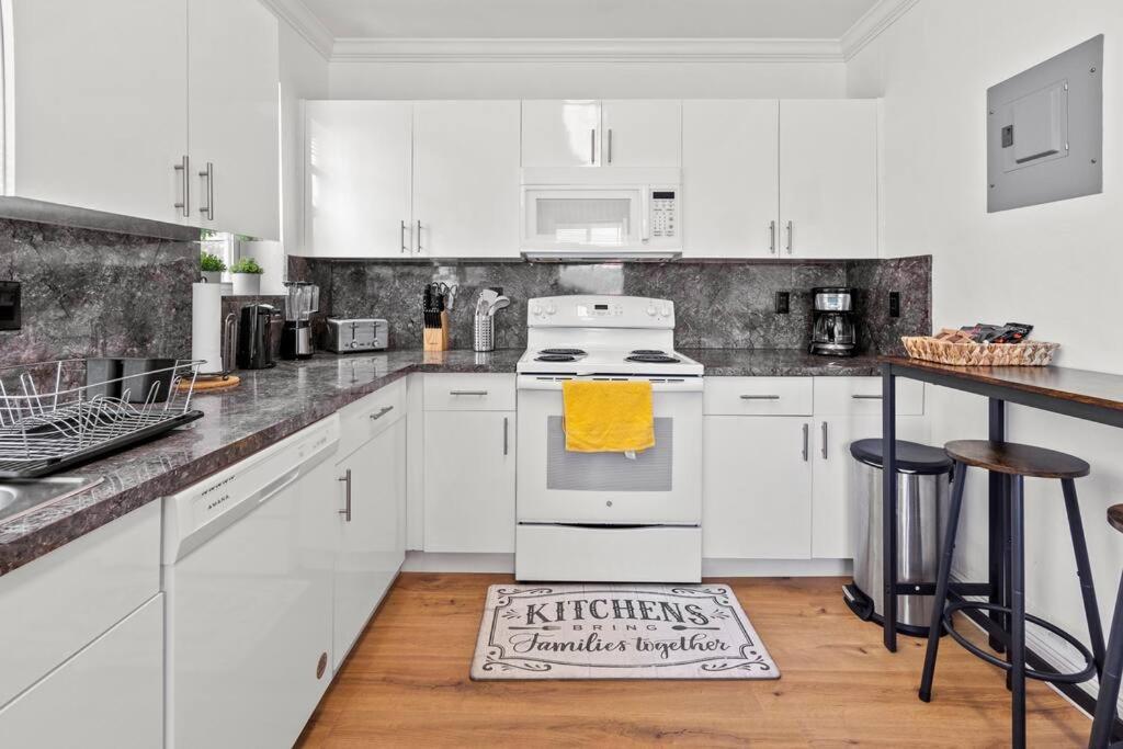 Comfy & Updated Apartment Centrally Located Minutes Away From Everything! Miami Esterno foto